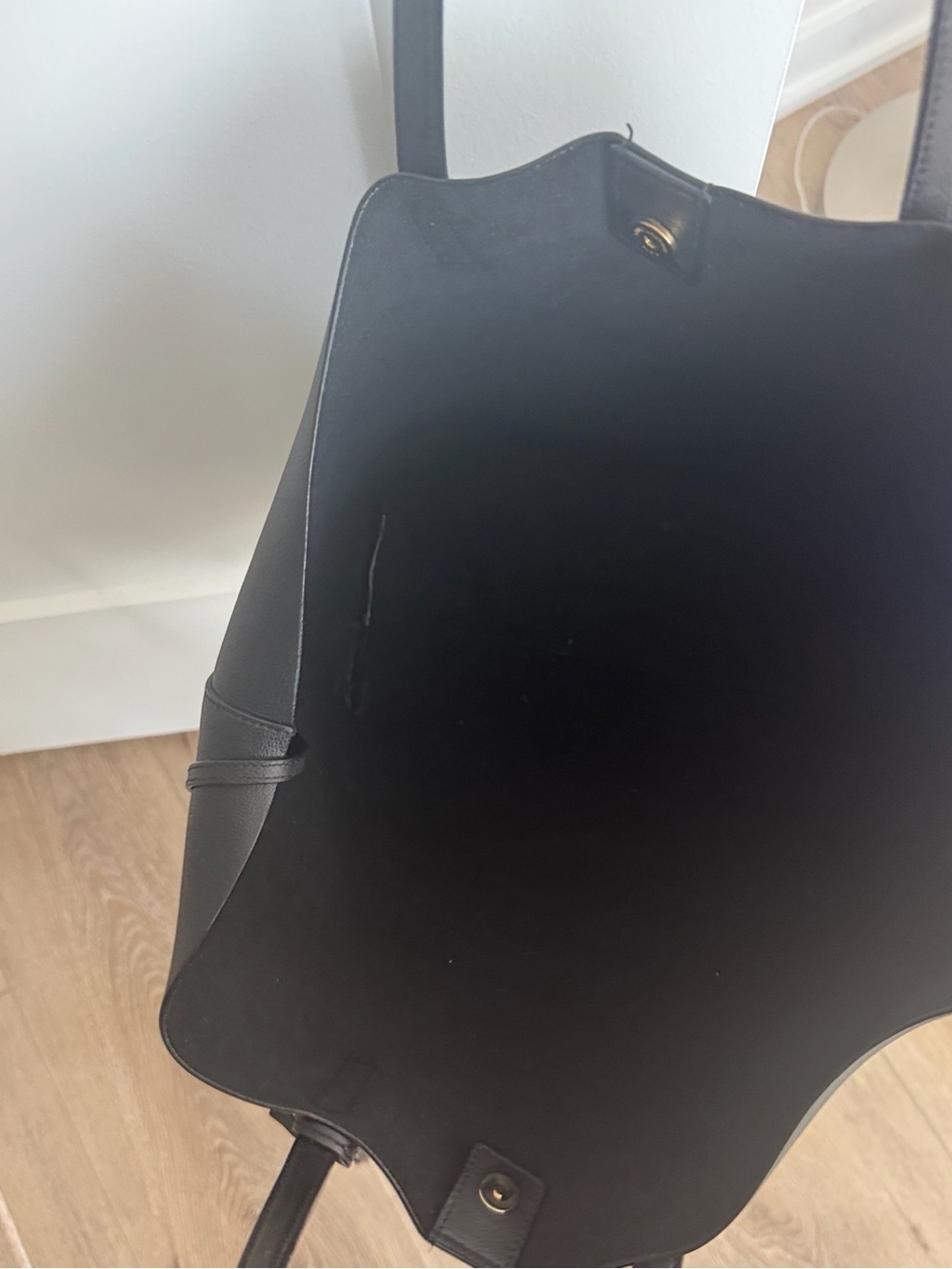 Saint Laurent Black Leather Tote with Gold YSL Pouch - Picture 5 of 11